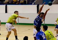 Hector Torregrosa de UCAM Sant Joan, lanzando a puerta desde el lateral izquierzo.