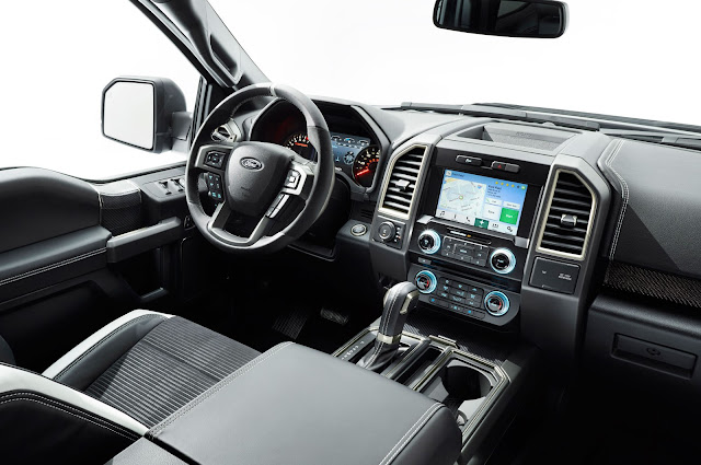 Interior view of 2018 Ford F-150