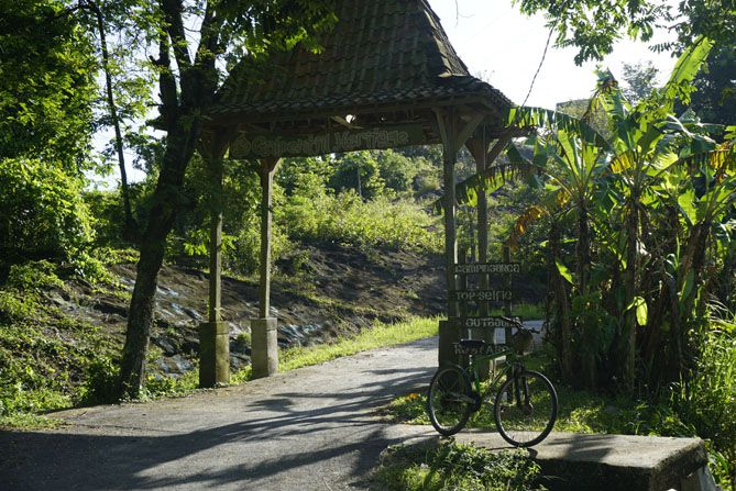 Gapura Galpentjil Heritage Prambanan