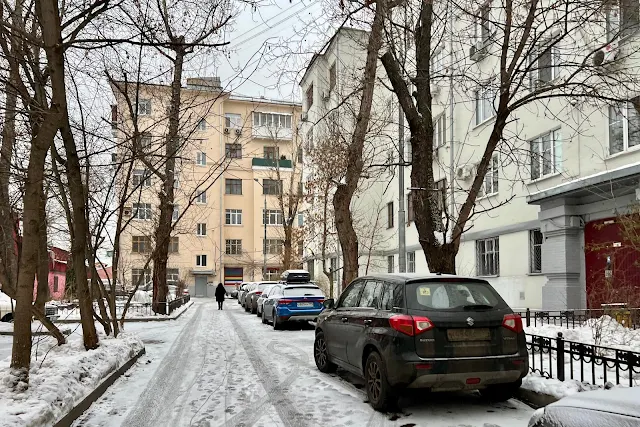 Большой Каретный переулок, дворы, жилой дом