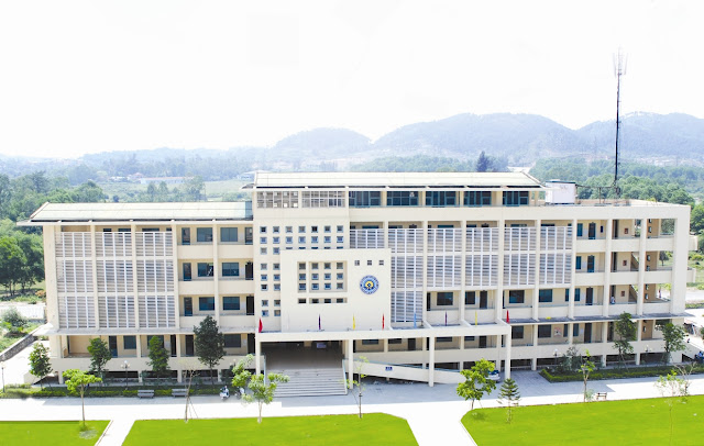 mơ thấy trường học