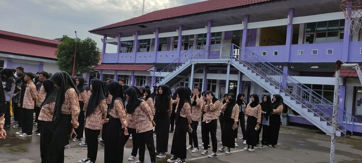 jurusan-tkj-di-smkn-1-bongas-rutin-melaksanakan-apel-pagi