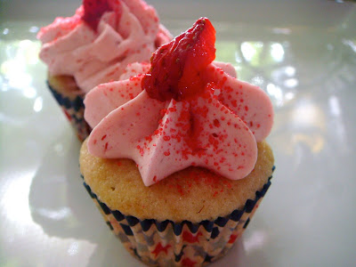 Mini strawberry cupcakes