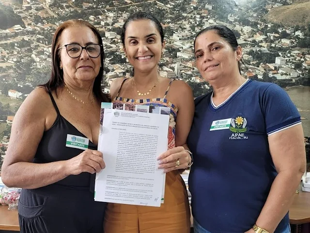 Geane Vincler assina renovação do convênio entre Prefeitura e APAE de Italva