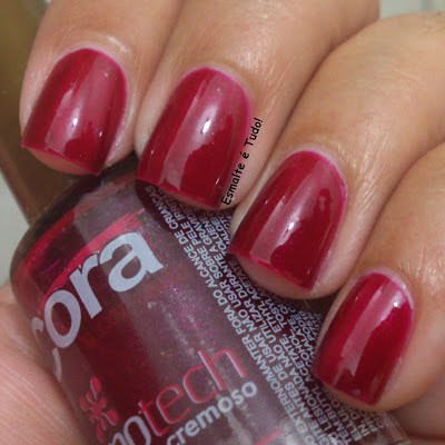 esmalte vermelho