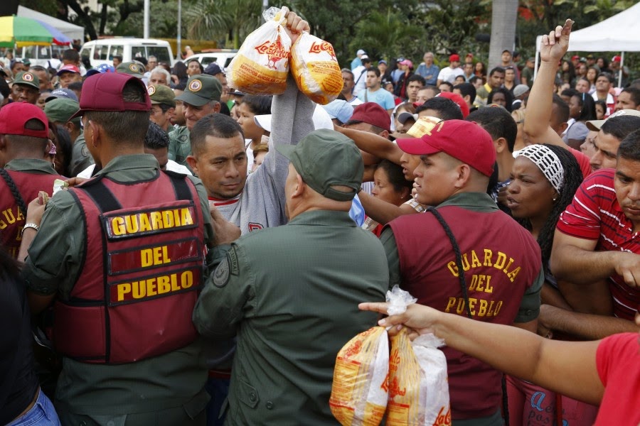 Hinterlaces: Siete de cada diez venezolanos piensa que el país va por mal camino.