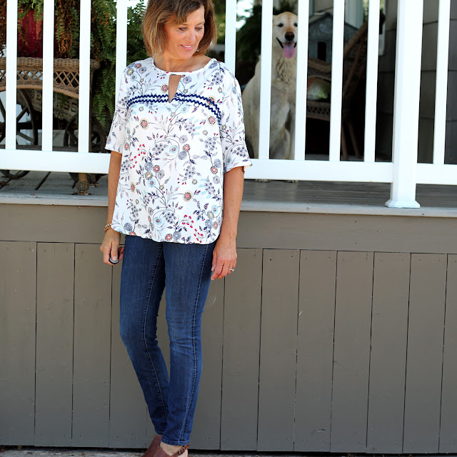 Style Arc Dixie Woven Top using Style Maker Fabrics floral and rick rack trim