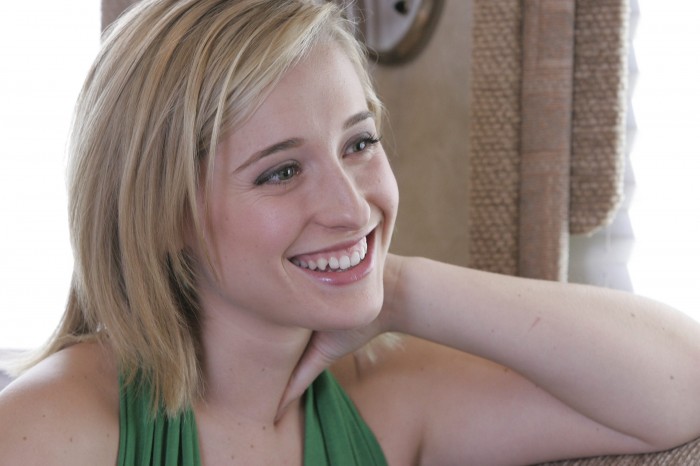 Allison Mack photo