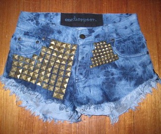 shorts-tachas