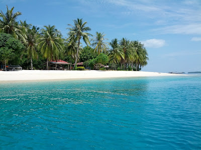 10 Pantai Paling Indah  di  Sumatera  Barat Cakrawala82