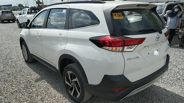 PHOTOS: Toyota RUSH 1.5G AT - Freedom White