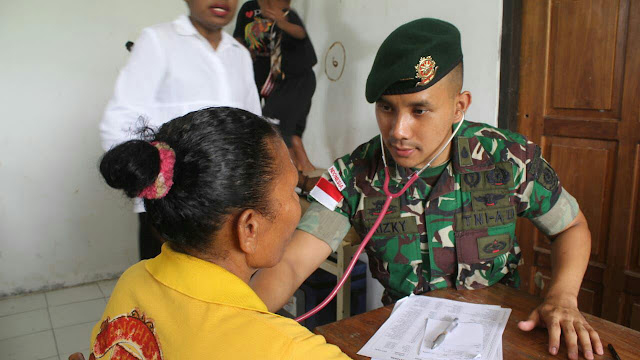 Peduli Kesehatan, Satgas Pamtas Kostrad Berikan Pengobatan Gratis di Jayapura