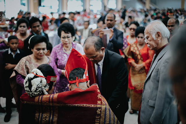 PAB, JASA FOTO WEDDING ADAT BATAK JAKARTA, FOTOGRAFER BATAK,FOTO PERNIKAHAN ADAT BATAK, ULOS MARTUMPOL