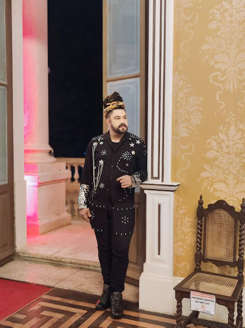 Valdsom Braga faz obra de arte ao vivo no Theatro da Paz para comemorar os 40 anos da trajetória do estilista Tony Palha 4 Valdsom Braga faz obra de arte ao vivo no Theatro da Paz para comemorar os 40 anos da trajetória do estilista Tony Palha