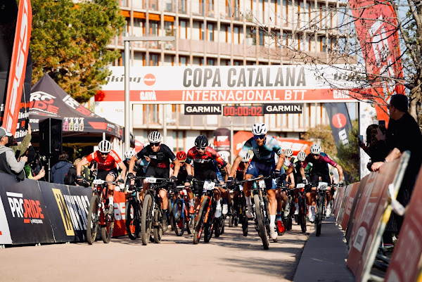 Gran espectáculo ciclista en la primera jornada del Bike Show de Gavà