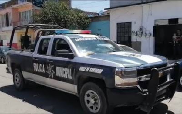 Graban a comandante de la policía alcoholizado y tirando balazos en calles de Edomex "Y son los que nos cuidan"