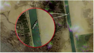 Satellite images show the situation of the cargo ship stranded, with the bow facing northeast and the stern facing southwest.