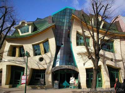 Weird Buildings - Crooked House