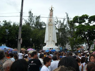 Estátua de Fátima na praça de Fátima em Fortaleza - Ceará