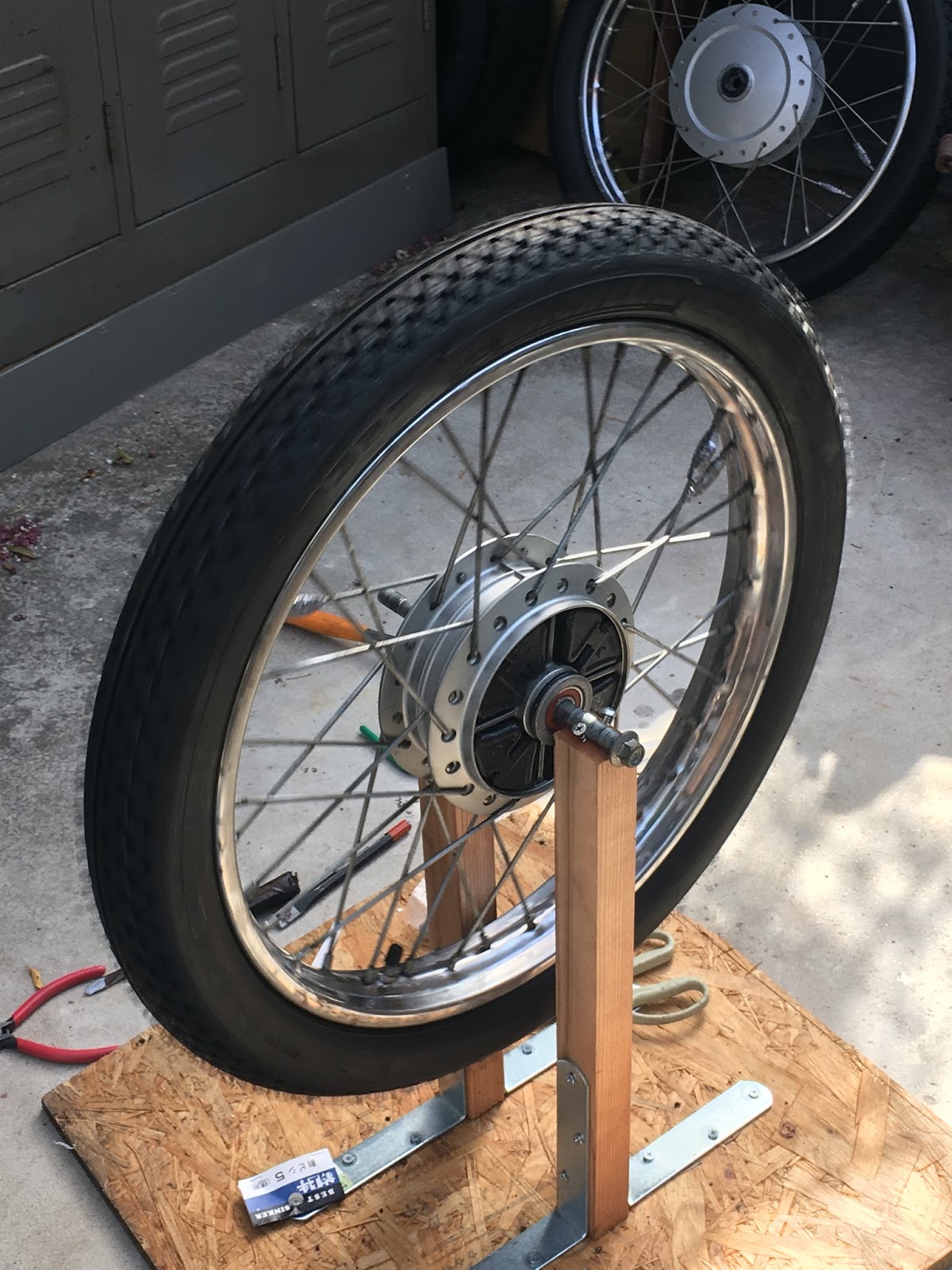 スーパーカブ110ja07 タイヤ交換 ホーイールバランス