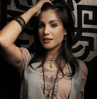 carly pope