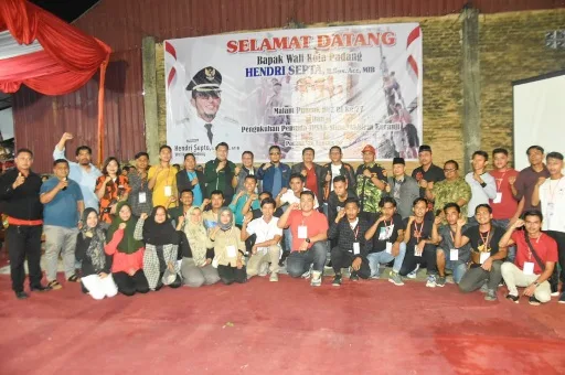 Ribuan Warga Kuranji Tumpah Ruah Hadiri Malam Puncak HUT RI 77 Bersama Wako Hendri Septa