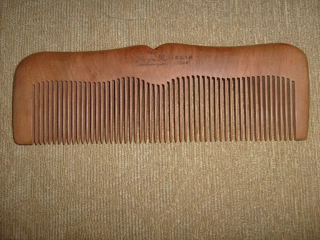 Wooden hair comb