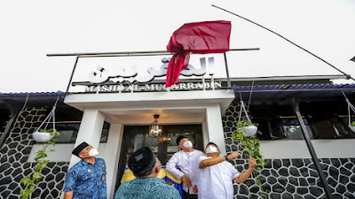 Wali Kota Bandung Resmikan Masjid, Maksimalkan Visi Agamis 