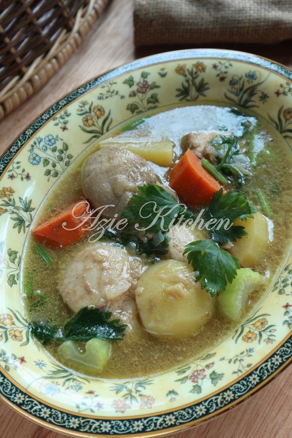 Sup Ayam Sedap Dan Mudah - Azie Kitchen
