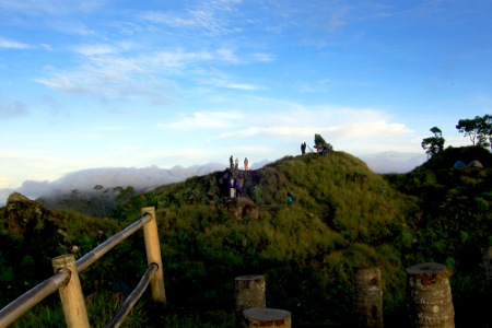  Bukit Sikunir Pesona Sang Surya Terbit di Dieng Jawa 