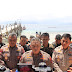 Wakapolda Sumbar pimpin Pengibaran Bendera Merah Putih di dalam Laut 