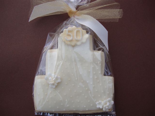 I recently had a request for 50th Wedding Anniversary cookies to use as a