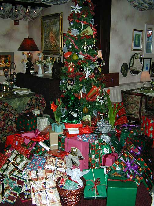 christmas tree with presents