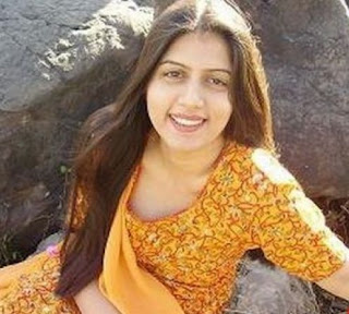 Pakistani Girl Afifa Sexy Smile Photo