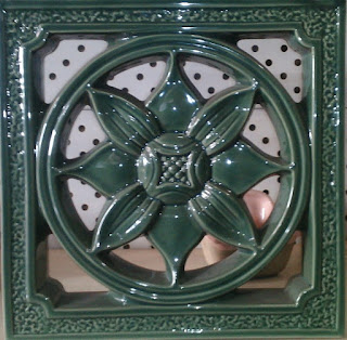 Model Loster Rumah Keramik motif bintang
