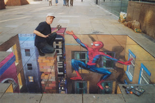 Desenho homem aranha - Desenhos tridimensionais na calçada - Giz - Julian Beever