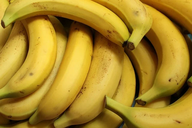 ماذا يحدث لجسمك عند تناول الموز كل يوم