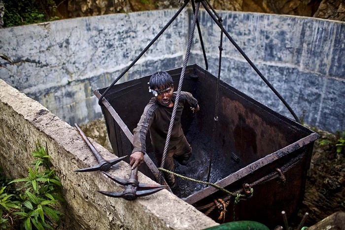 India-Child-Coal.18