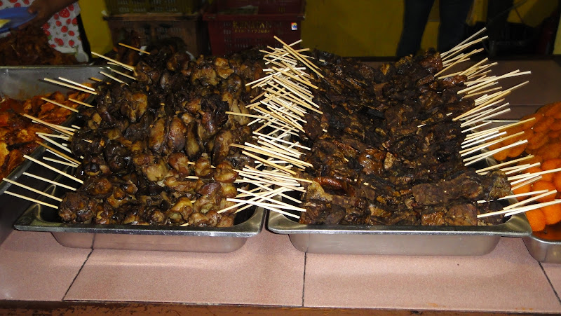 Not all satay (meat on a stick) is created equal. There is beef  title=