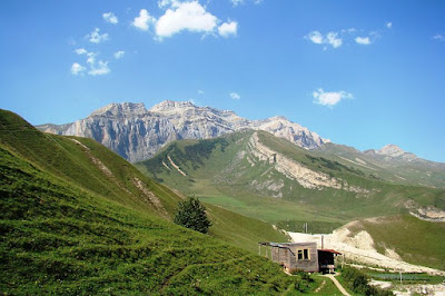 objek wisata Gunung Shahdagh Azerbaijan, kaukasus Gunung Shahdagh