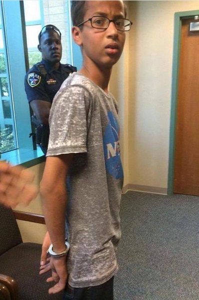 President Barack Obama has issued a White House invitation to Ahmed Mohamed the Muslim schoolboy who was arrested for bringing a homemade clock to school. 