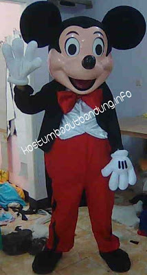 foto kostum karakter mickey mouse badut