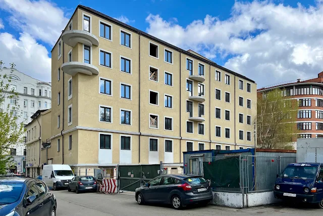 Новослободская улица, дворы