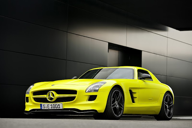 2011 mercedes benz sls amg e cell concept front angle view 2011 Mercedes Benz SLS AMG E Cell