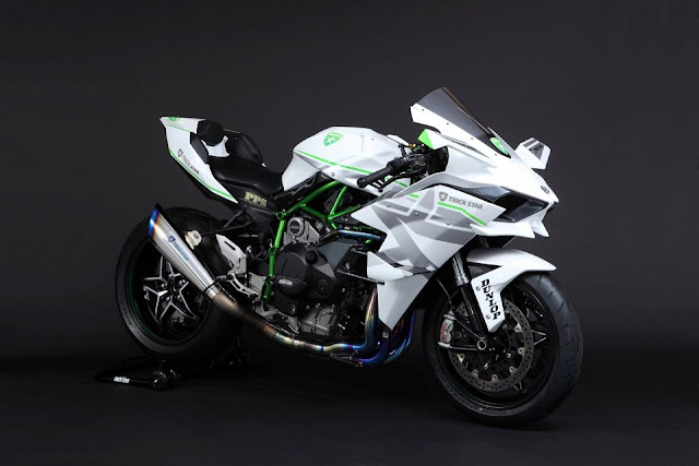 Galeri dan video tambahan dari Kawasaki Ninja H2R Trickstar Racing . .