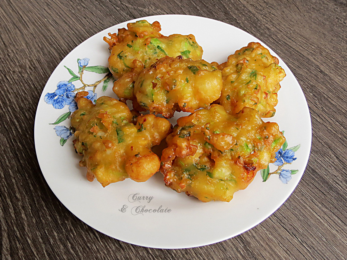 Buñuelos de gambas y calabacín - Prawn and zucchini fritters