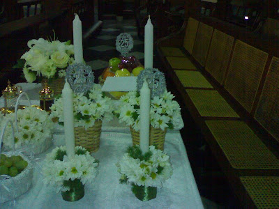 Persembahan, Bunga & Buah untuk Altar dan Bunda Maria ...