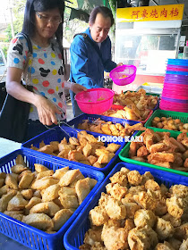 Ipoh People's Favourite Dai Shu Geok Yong Tau Foo (Big Tree Foot) 大树脚 (忠记兵如港口大树头炸料粉)