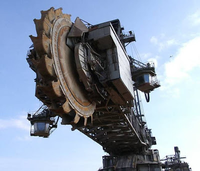 Krupp Earth Mover. Largest Earth Mover