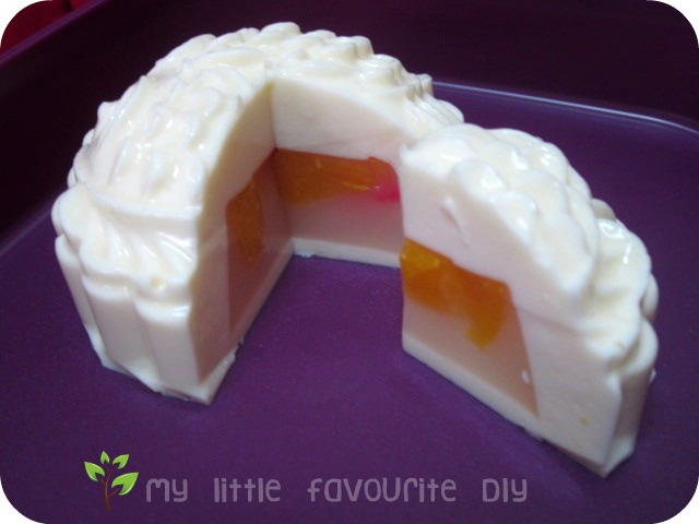 My little favourite DIY: Crystal Mooncake ~ this is a 